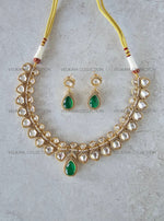 Load image into Gallery viewer, Sani Emerald Green Kundan Necklace Set
