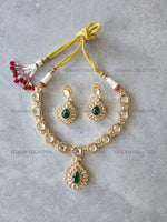 Load image into Gallery viewer, Miya Emerald Green Kundan Necklace Set
