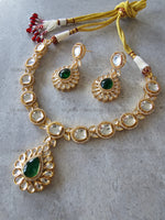 Load image into Gallery viewer, Miya Emerald Green Kundan Necklace Set
