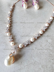 Victorian Pearl Necklace & Earrings Set. Indian Jewelry. Swarovski necklace and earrings set.