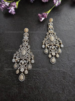 Load image into Gallery viewer, Long Victorian Earrings in Gold
