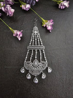 Load image into Gallery viewer, American diamond tikka. CZ pasa. Indian hair jewelry. Pakistani hair jewelry. Diamond hair accessory. Diamond hair jewelry. Silver tikka. Silver pasa. American Diamond Jhumar. Gold hair accessory. Indian wedding jewelry. Pakistani wedding jewelry. The best Indian and Pakistani online jewelry store near you
