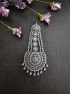 American diamond tikka. CZ pasa. Indian hair jewelry. Pakistani hair jewelry. Diamond hair accessory. Diamond hair jewelry. Silver tikka. Silver pasa. American Diamond Jhumar. Gold hair accessory. Indian wedding jewelry. Pakistani wedding jewelry. The best Indian and Pakistani online jewelry store near you