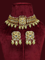 Load image into Gallery viewer, This is a gold plated handmade kundan choker necklace with matching stud earrings.
