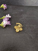 Load image into Gallery viewer, Green Flower Kundan Ring
