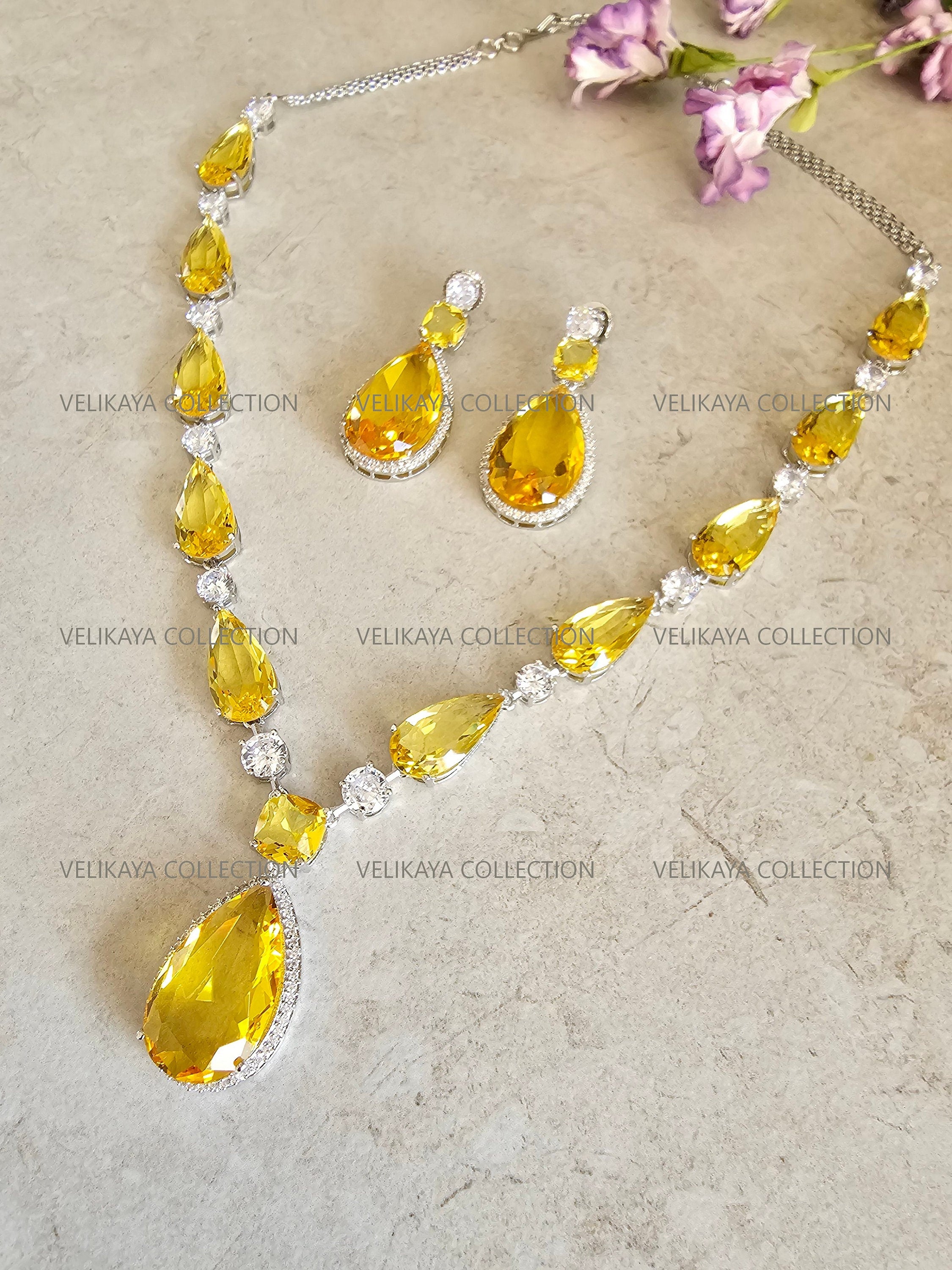 Venus Yellow Crystal Necklace Set