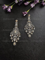 Load image into Gallery viewer, Long Victorian Earrings in Gold
