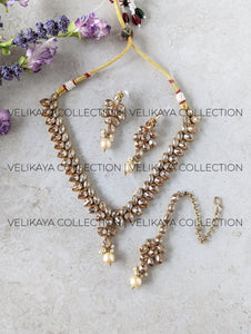 Ava Antique Polki Necklace set with Tikka