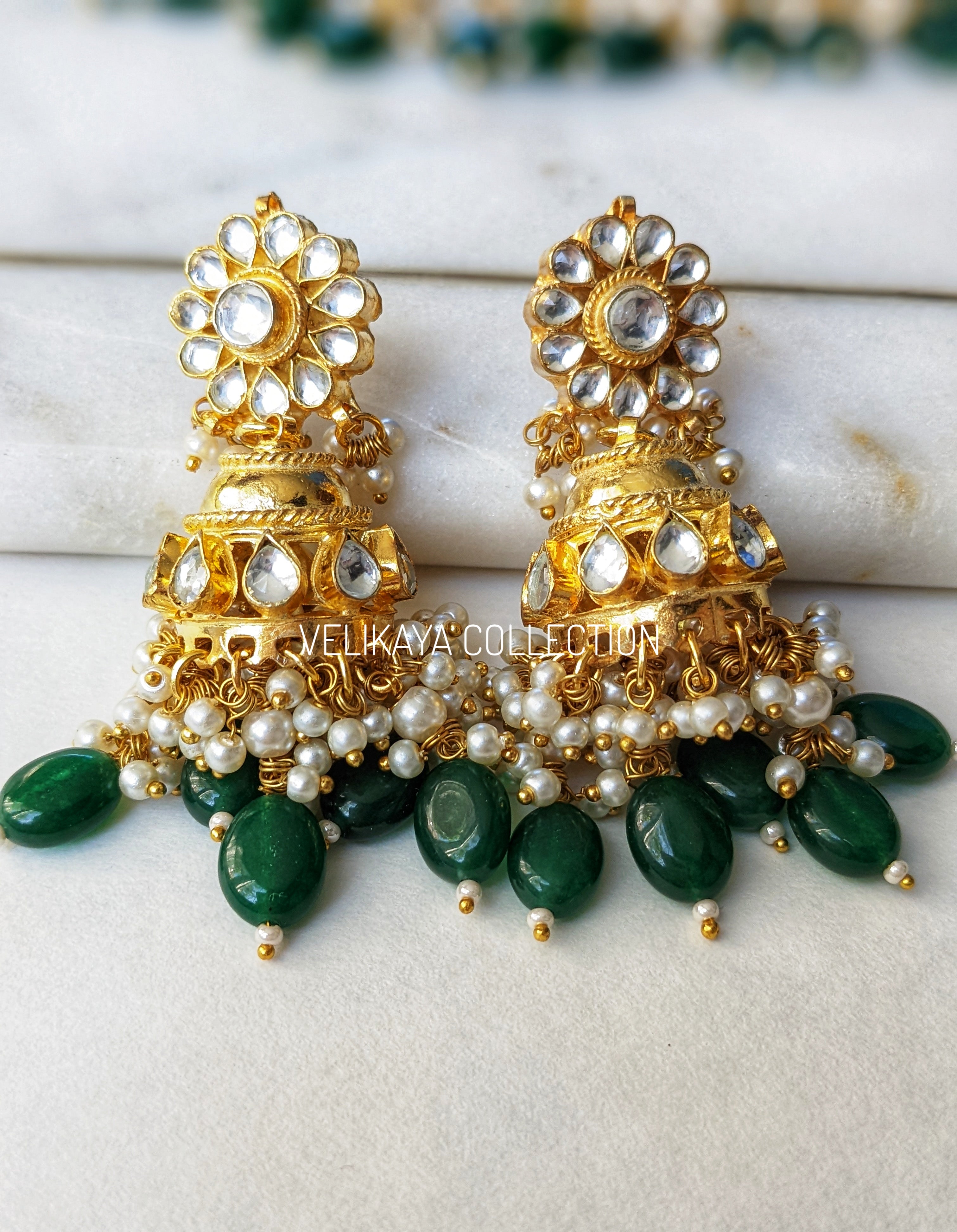 Pachi Kundan Choker Necklace with Jhumkas & Mathapatti