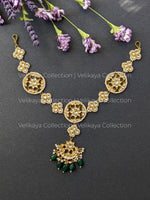 Load image into Gallery viewer, Pachi Kundan Choker Necklace with Jhumkas &amp; Mathapatti
