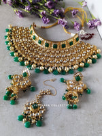 Load image into Gallery viewer, Emerald Green Kundan Choker Necklace Set
