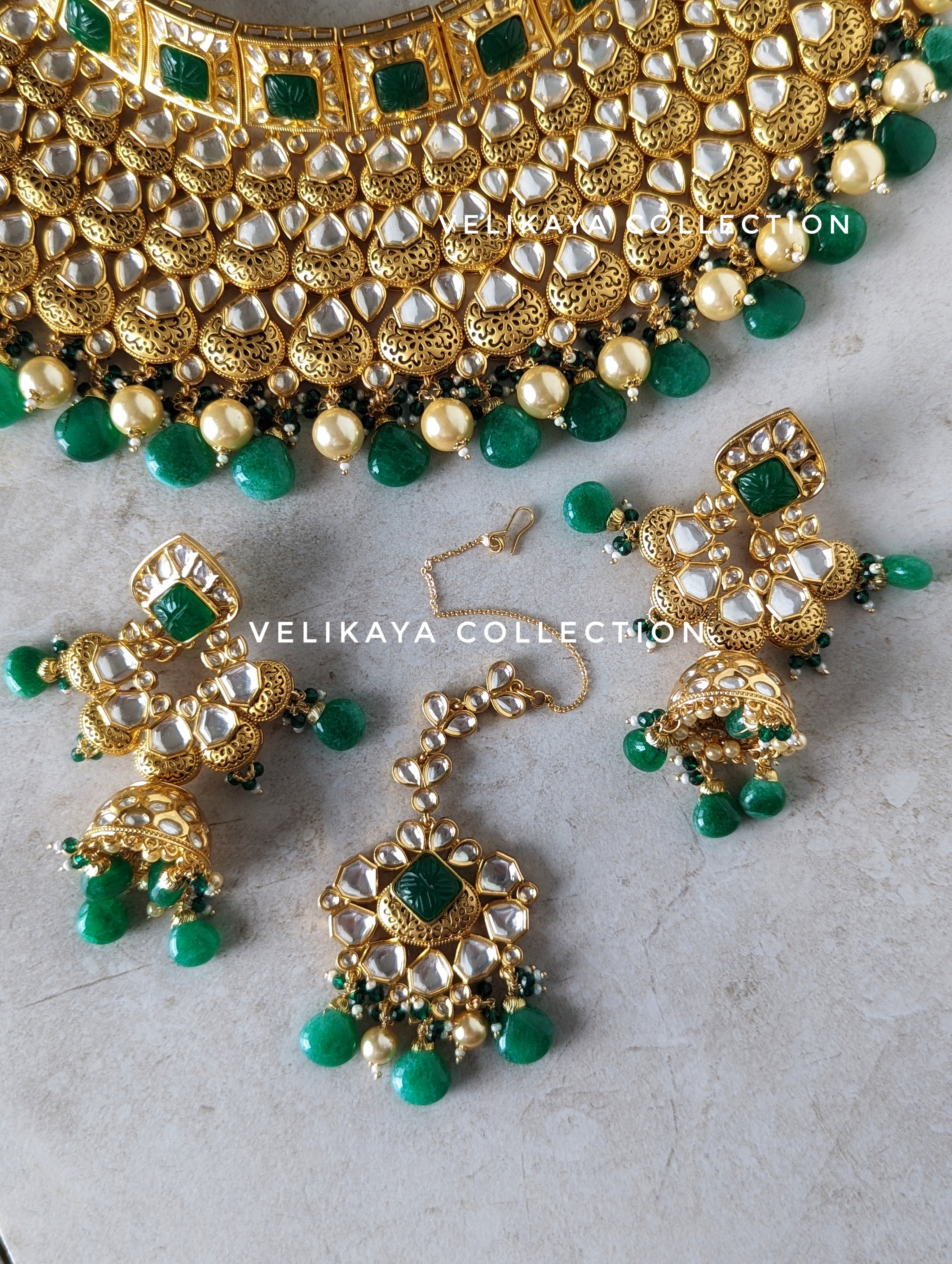 Premium Kundan Choker Necklace Set in Emerald Green Velikaya