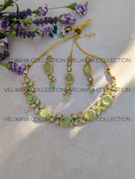 Load image into Gallery viewer, Sanya Mint Kundan Choker Necklace Earrings Tikka
