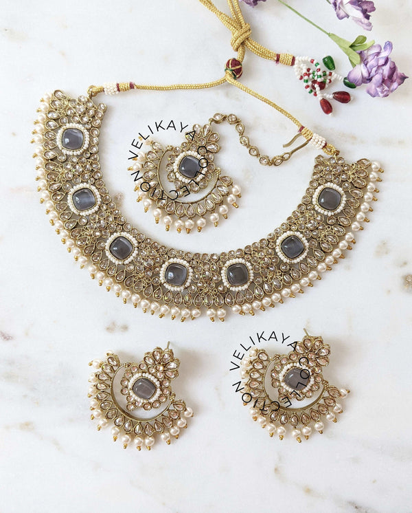 GREY INDIAN WEDDING NECKLACE WITH EARRINGS AND TIKKA