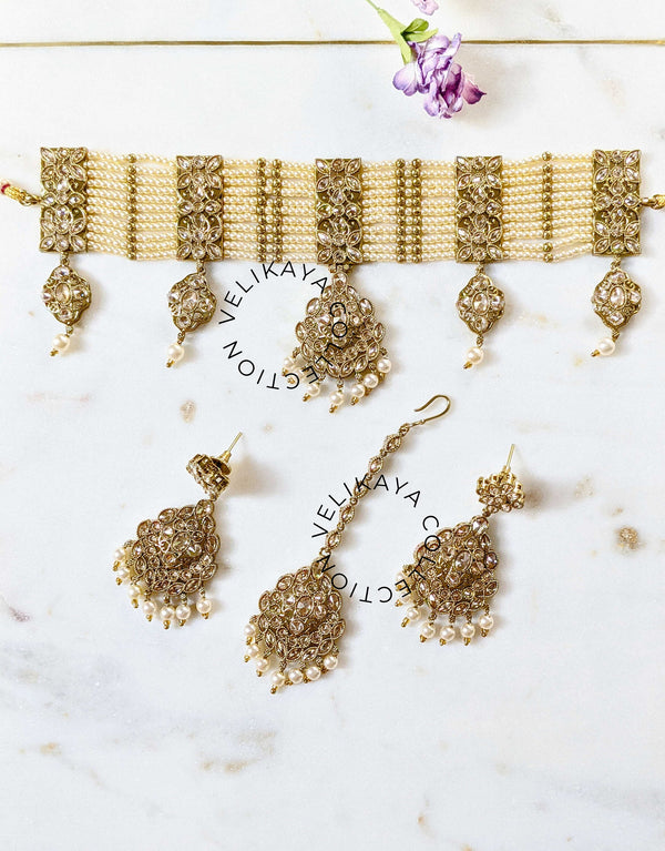 ANTIQUE PEARL CHOKER NECKLACE WITH EARRINGS AND TIKKA