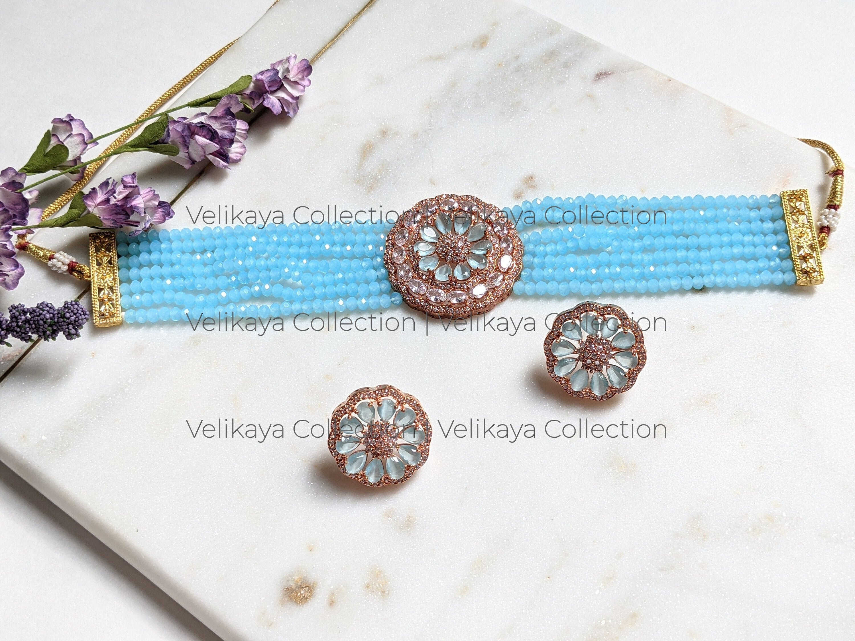 BLUE CHOKER NECKLACE WITH STUD EARRINGS